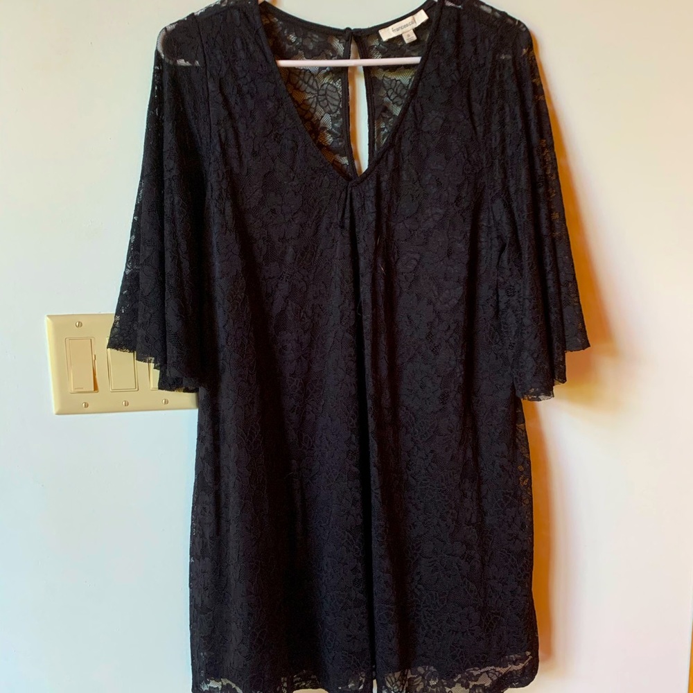 Lace flowy dress